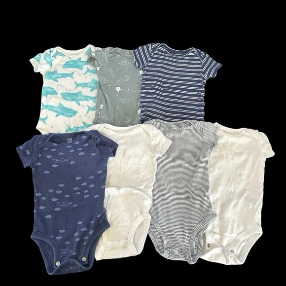 Bundle/ Lot Of 34 Baby Boy Clothes Size 6 Months Pants Bodysuits Hoodies - Picture 7 of 10
